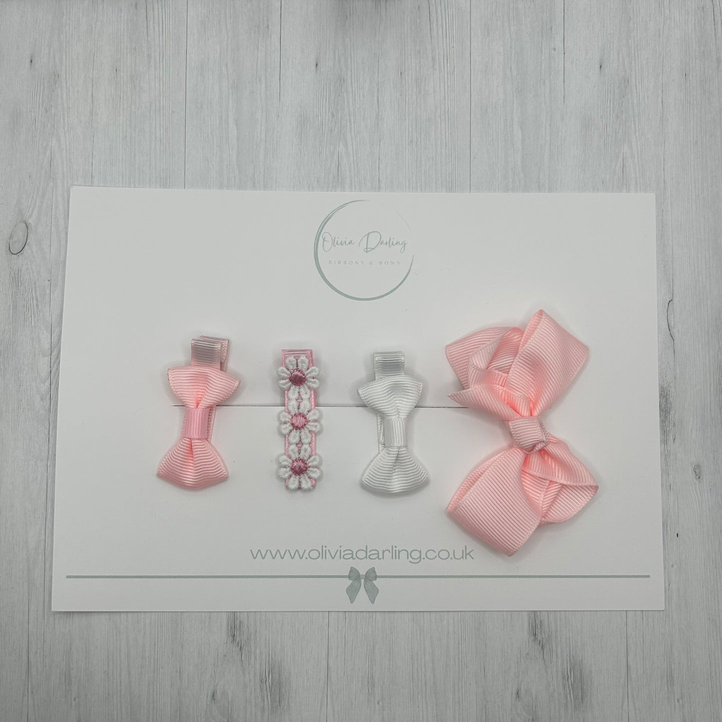 Dainty Clip Set - Pink and White